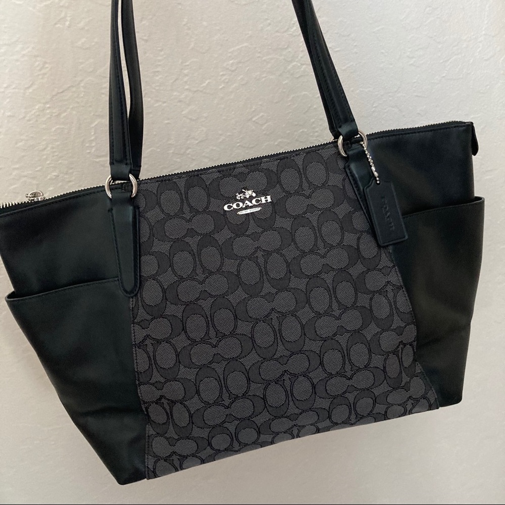 Coach Ava zip tote bag NWT black color shoulder bag
